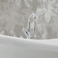Baignoire Autoportante Blanche Avec Pieds Argentés Romantica