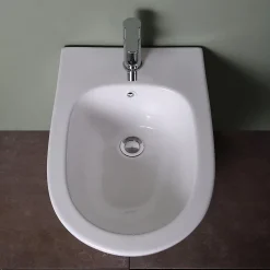 Bidet Au Sol Adossé Au Mur - Blues