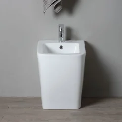 Bidet Au Sol Carré En Céramique Murale - Rock