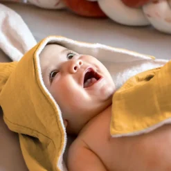 Cape, sortie de bain pour bébé intérieur 100 % coton - 100 x 100 cm - Lapin - Moutarde - Monsieur Bébé