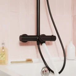 Colonne de bain/douche thermostatique avec pommeau, douchette 3 jets, flexible, barre réglable, noir, GoodHome Anika