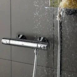 Colonne de douche avec mitigeur thermostatique GROHE Vitalio Joy System 210 Quickfix + microfibre