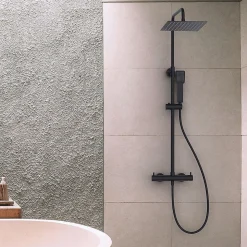 Colonne de douche carrée monocommande TOR avec finition NOIR mat en laiton Kibath