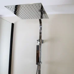 Colonne de douche chromée avec mitigeur mécanique Essebagno Kiara