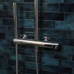 Colonne de douche chromée avec mitigeur mécanique Essebagno Luisa