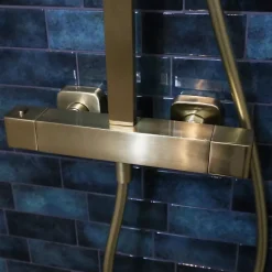 Colonne de douche or brossé avec thermostatique 300 Essebagno Quartos