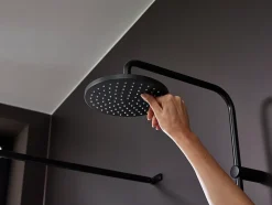Colonne de douche thermostatique noir mat Hansgrohe Vernis Blend