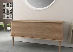 Meuble sous-vasque à suspendre l.141 cm avec plan de toilette et pieds H.29 cm, effet chêne tabac, Idra