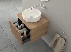 Meuble sous-vasque à suspendre l.61 cm avec plan de toilette et vasque à poser, effet chêne tabac, Idra