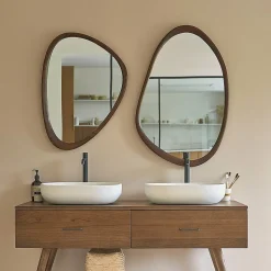 Miroir organique en mindi massif finition noyer 60x90 cm