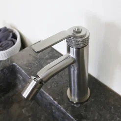 Mitigeur bidet bas façon inox Essebagno Molette