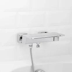Mitigeur de baignoire à effet chute d'eau GoodHome Abana