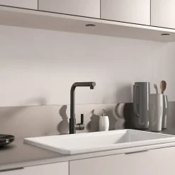 Mitigeur de cuisine noir mat Kramer Groupe Nook