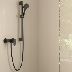 Mitigeur de douche mécanique noir mat avec douchette, flexible et barre réglable, Hansgrohe Vernis Blend