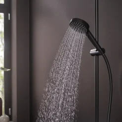 Mitigeur de douche mécanique noir mat avec douchette, flexible et barre réglable, Hansgrohe Vernis Blend