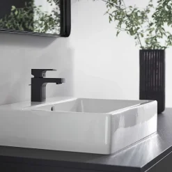 Mitigeur de lavabo 70 hansgrohe Vernis Shape noir mat