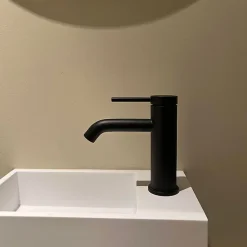 Mitigeur de lavabo EsseBagno en laiton noir mat