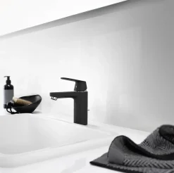 Mitigeur de lavabo noir Grohe Eurosmart Cosmo