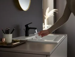 Mitigeur de lavabo noir mat Hansgrohe Vernis Blend 100
