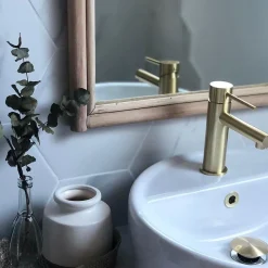 Mitigeur lavabo bas or brossé Essebagno Luisa