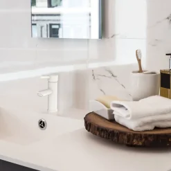 Mitigeur lavabo Essebagno Deco avec vidage en laiton coloris blanc modèle bas