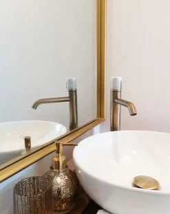 Mitigeur lavabo haut avec vidage en laiton doré et marbre blanc, Essebagno Manopola