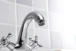 Mélangeur de lavabo en laiton chromé GoodHome Etel