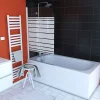 PARE BAIGNOIRE PIVOTANT 130x75cm VERRE SERIGRAPHIE ET PROFILE ALUMINIUM BLANC