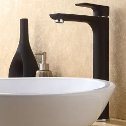 Robinet de lavabo de haute qualité Robinet de salle de bain 4025CB en noir mat