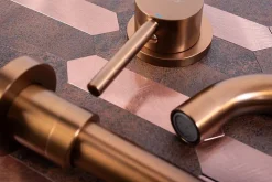 Robinet de lavabo encastré REA Lungo Long brushed copper + box