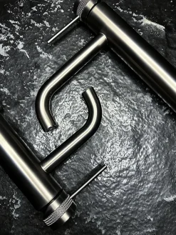 Robinet De Lavabo Rea Lungo Grip Low Titanium