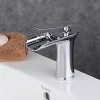 Robinet Mitigeur chromé en cascade pour lavabo
