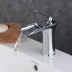 Robinet Mitigeur chromé en cascade pour lavabo