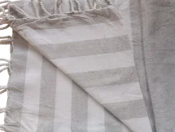 Serviette de Plage Fouta Rayée avec Franges 90x180 cm en Gris - Dylrev
