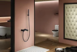 Set douche monocommande noir mat en laiton et zamak avec flexible PVC 180 cm