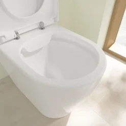 WC à poser compact sans bride sortie horizontale VILLEROY ET BOCH Avento avec abattant frein de chute